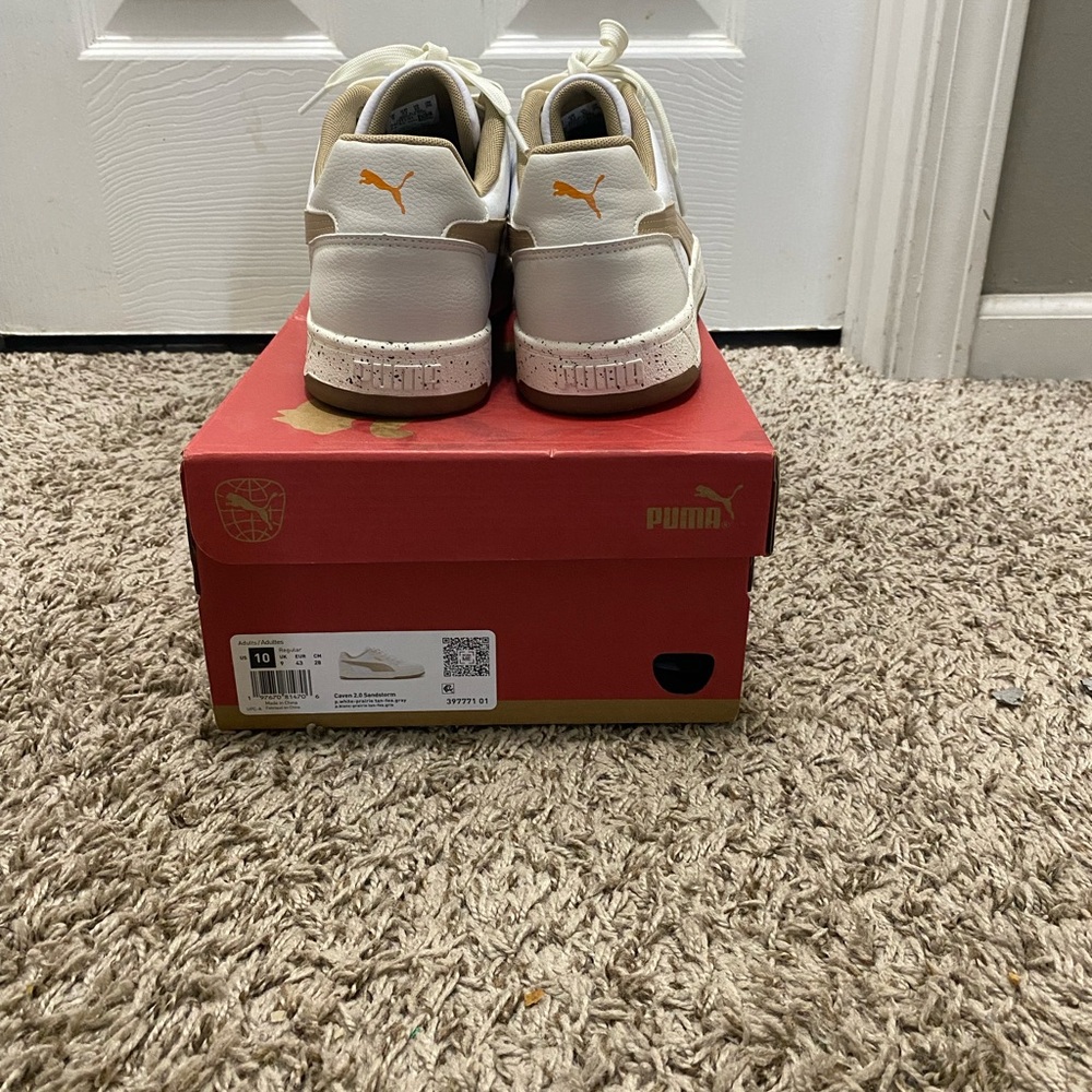 Men’s Puma White and Tan Casual Sneakers - Picture 4 of 5